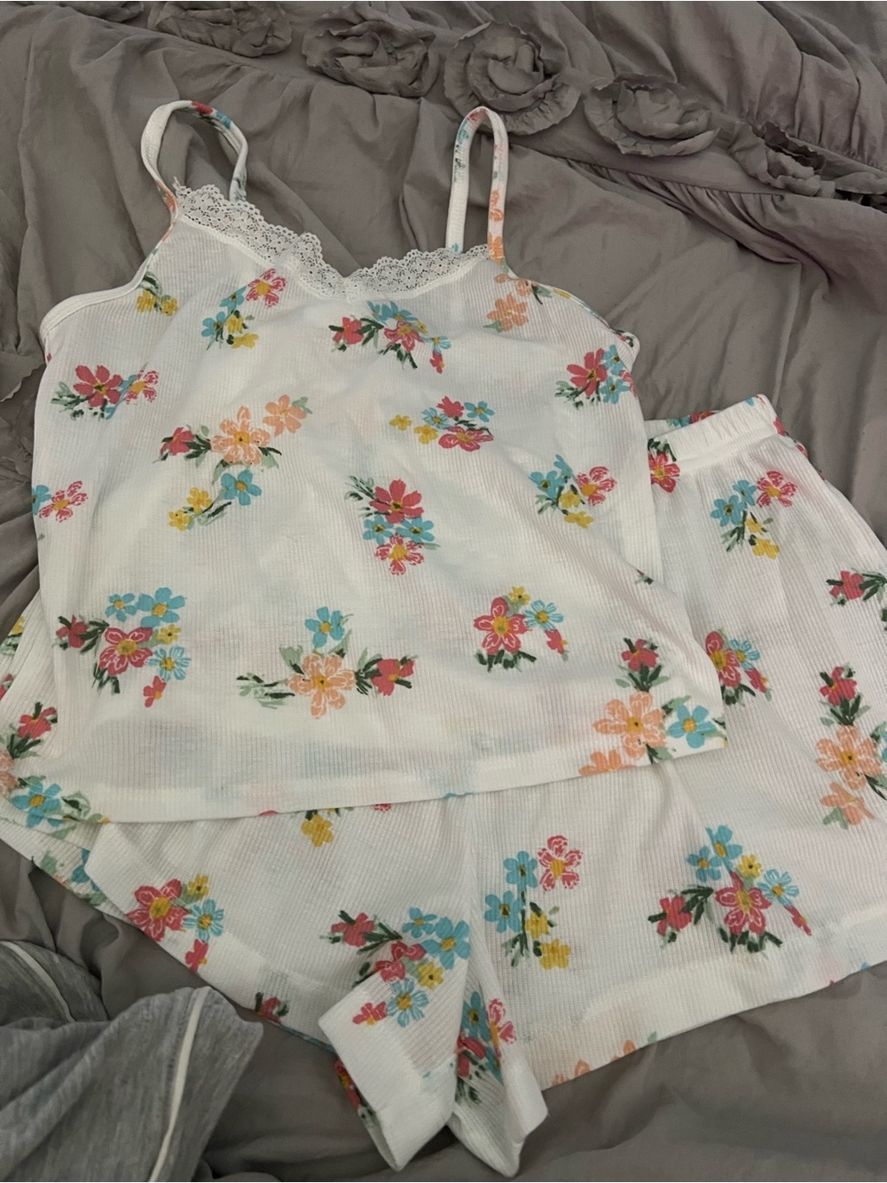 Colsie White Floral Lace-Trim Cami & Shorts Pajama Set